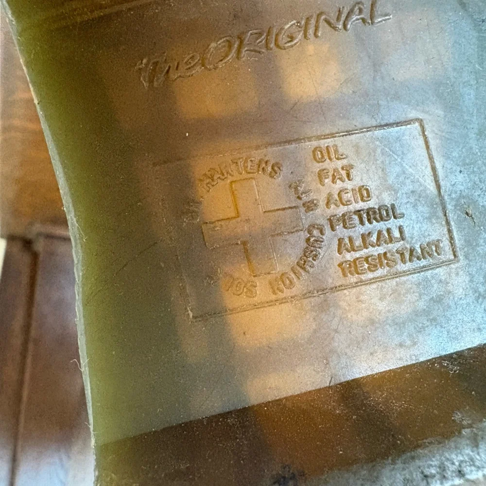 Doc Martens 1460 smooth leather green boots women size 7. - Picture 6 of 15